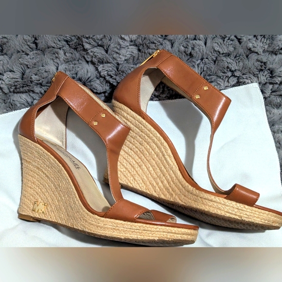 EUC MK wedges sz 8M - Picture 1 of 4